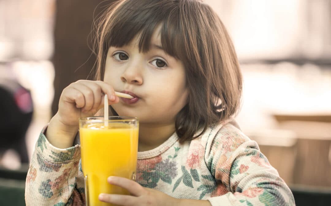 Does fruit juice cause tooth decay in kids?